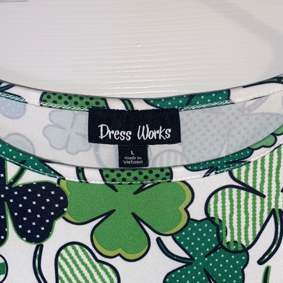 ☘️Charming Clover Print dress by Dress Works. - Picture 3 of 6